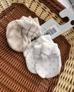 4 pairs neutral baby mittens