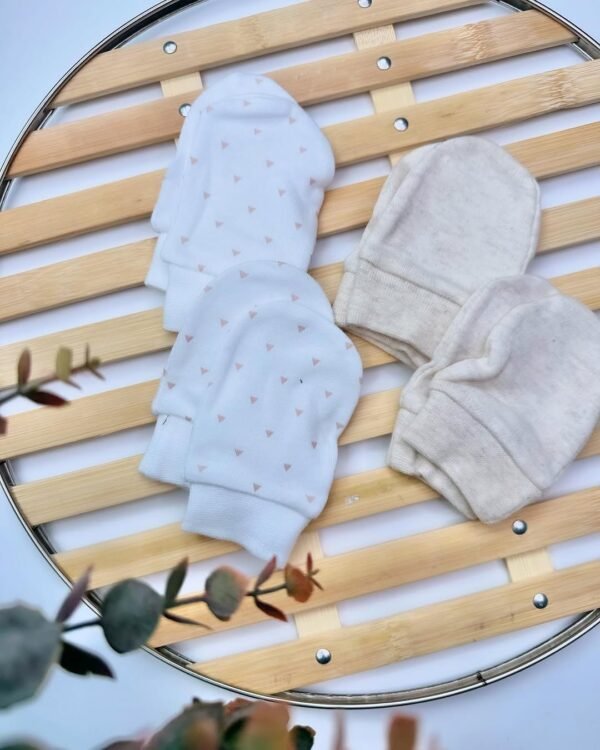 4 pairs neutral baby mittens - Image 3