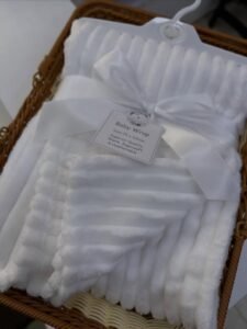 Baby White Fleece Wrap Blanket – Unisex Soft Jacquard Gift Blanket (75x100cm)