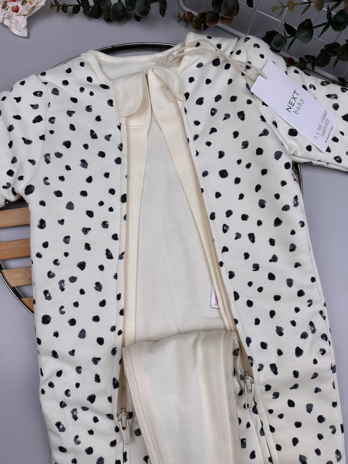 Mono Spot 2.5 TOG Wadded Baby Sleepsuit - Image 3